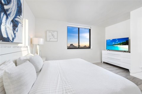 Condo in Miami, Florida, 2 bedrooms  № 2038347 - photo 9