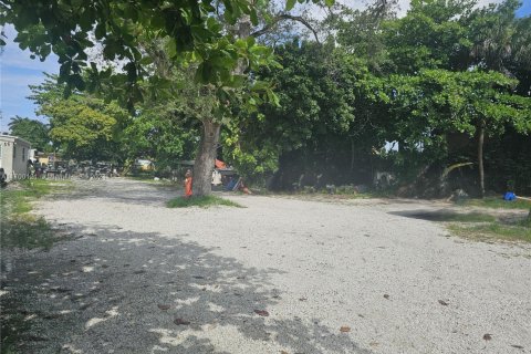 Terreno en venta en Fort Lauderdale, Florida № 1868652 - foto 12