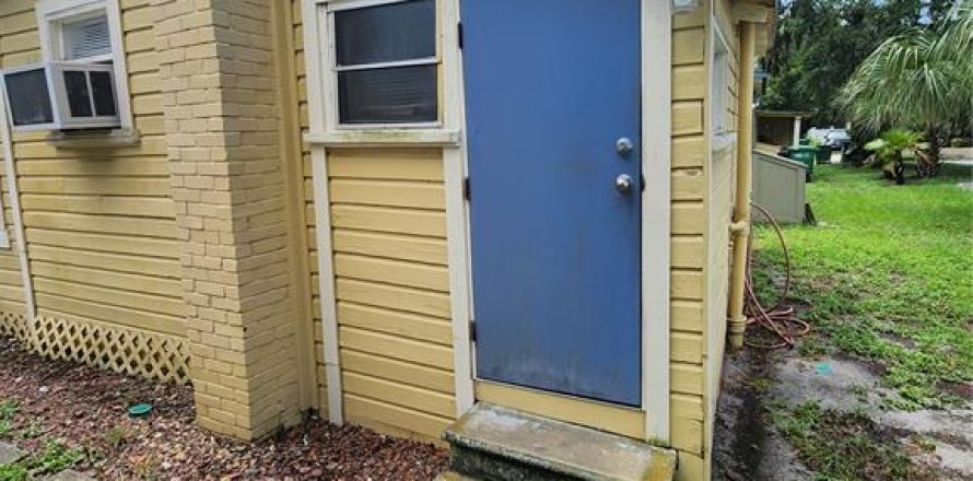 House in Tampa, Florida 1 bedroom, 35.3 sq.m. № 2379762