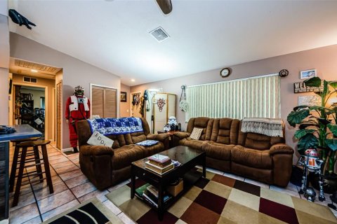 House in Largo, Florida 3 bedrooms, 120.77 sq.m. № 1798384 - photo 15