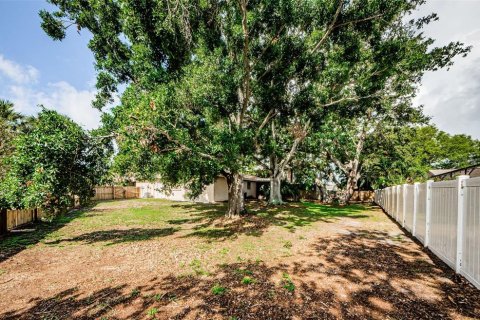House in Largo, Florida 3 bedrooms, 120.77 sq.m. № 1798384 - photo 2