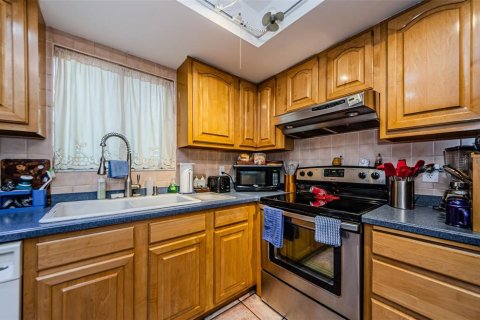 House in Largo, Florida 3 bedrooms, 120.77 sq.m. № 1798384 - photo 9