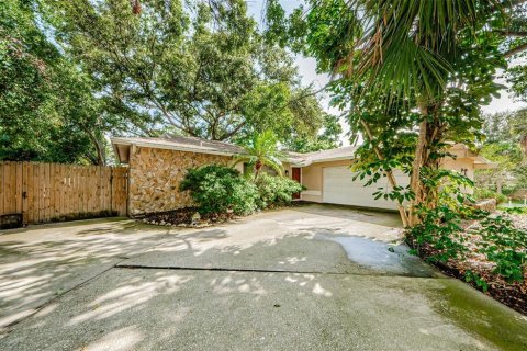 House in Largo, Florida 3 bedrooms, 120.77 sq.m. № 1798384 - photo 3