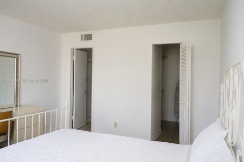 Condominio en venta en Sunrise, Florida, 2 dormitorios, 78.97 m2 № 2153949 - foto 18