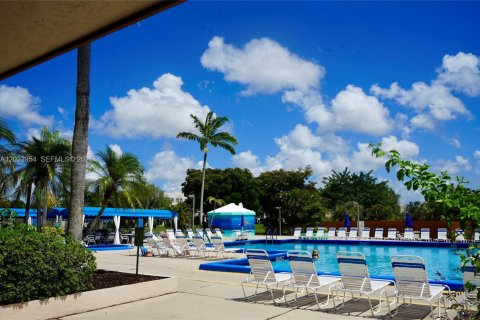 Condominio en venta en Sunrise, Florida, 2 dormitorios, 78.97 m2 № 2153949 - foto 4