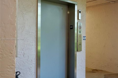 Condominio en venta en Sunrise, Florida, 2 dormitorios, 78.97 m2 № 2153949 - foto 7