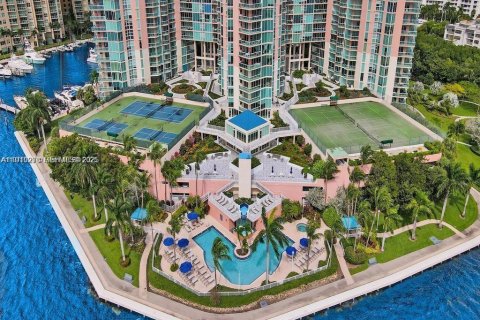 Condo in Aventura, Florida, 1 bedroom  № 2082678 - photo 12