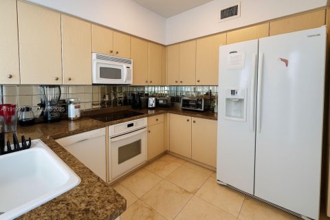 Condo in Aventura, Florida, 1 bedroom  № 2082678 - photo 9