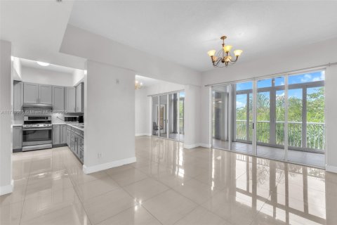 Condo in Dania Beach, Florida, 2 bedrooms  № 1623719 - photo 4