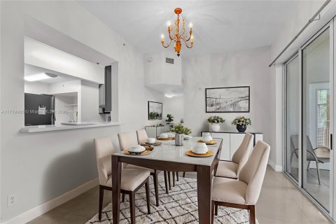 Condo in Dania Beach, Florida, 2 bedrooms  № 1623719 - photo 7