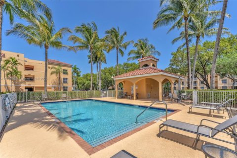 Condo in Dania Beach, Florida, 2 bedrooms  № 1623719 - photo 30