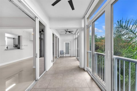 Condo in Dania Beach, Florida, 2 bedrooms  № 1623719 - photo 27