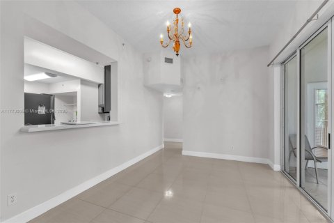 Condo in Dania Beach, Florida, 2 bedrooms  № 1623719 - photo 6