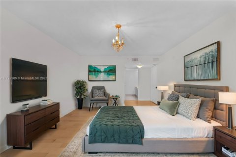 Condo in Dania Beach, Florida, 2 bedrooms  № 1623719 - photo 17
