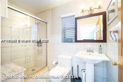 Casa en alquiler en Oakland Park, Florida, 3 dormitorios, 202.9 m2 № 1882444 - foto 19