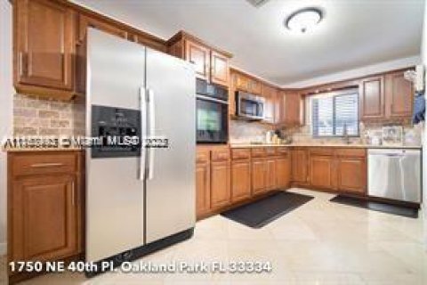 Casa en alquiler en Oakland Park, Florida, 3 dormitorios, 202.9 m2 № 1882444 - foto 8