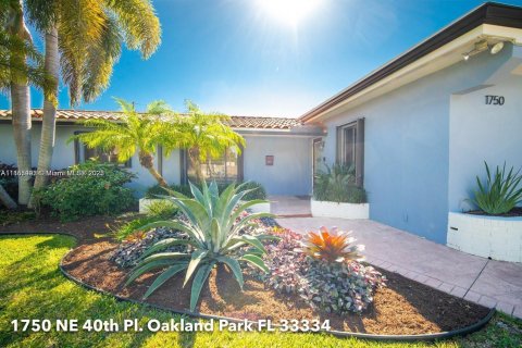 Casa en alquiler en Oakland Park, Florida, 3 dormitorios, 202.9 m2 № 1882444 - foto 4