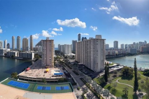 Купить кондоминиум в Санни-Айлс-Бич, Флорида 2 спальни, 172.43м2, № 2067720 - фото 4