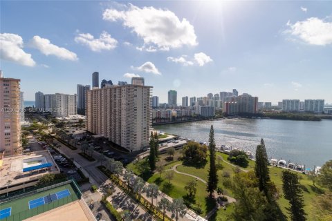 Купить кондоминиум в Санни-Айлс-Бич, Флорида 2 спальни, 172.43м2, № 2067720 - фото 5