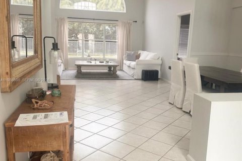 House in Wellington, Florida 3 bedrooms, 181.16 sq.m. № 2050374 - photo 2