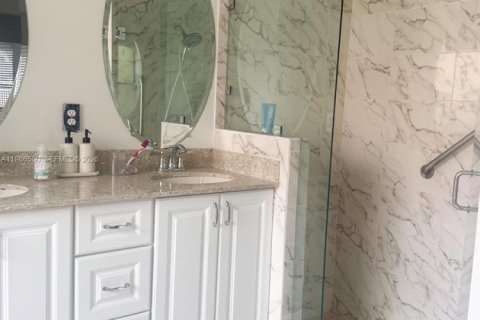 House in Wellington, Florida 3 bedrooms, 181.16 sq.m. № 2050374 - photo 11