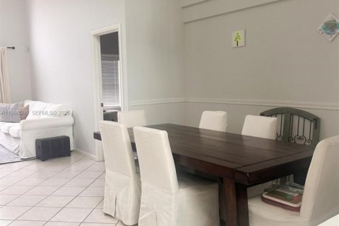 House in Wellington, Florida 3 bedrooms, 181.16 sq.m. № 2050374 - photo 4