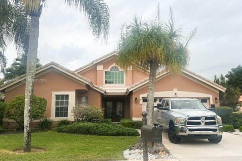 House in Wellington, Florida 3 bedrooms, 181.16 sq.m. № 2050374