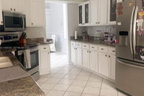 House in Wellington, Florida 3 bedrooms, 181.16 sq.m. № 2050374 - photo 13