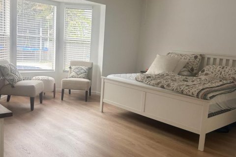 House in Wellington, Florida 3 bedrooms, 181.16 sq.m. № 2050374 - photo 5