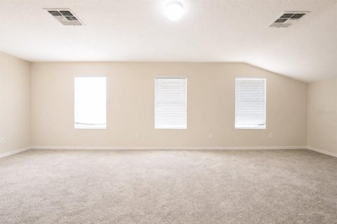House in Apopka, Florida 4 bedrooms, 252.14 sq.m. № 2208133 - photo 24