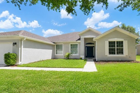 House in Apopka, Florida 4 bedrooms, 252.14 sq.m. № 2208133 - photo 2