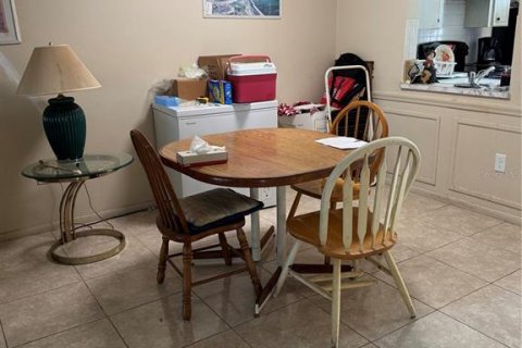Condominio en venta en New Port Richey, Florida, 2 dormitorios, 82.5 m2 № 1648722 - foto 11