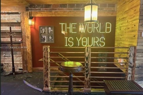 Immobilier commercial à vendre à West Palm Beach, Floride № 1984894 - photo 1