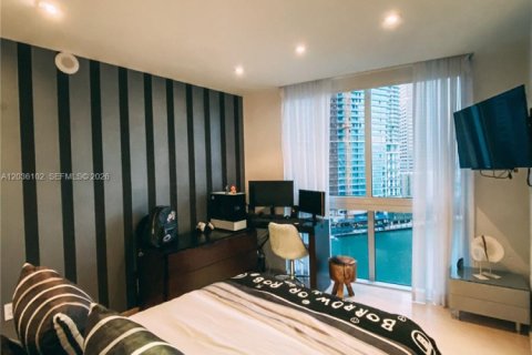 Condo in Miami, Florida, 3 bedrooms № 2170001 - photo 11