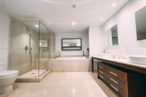 Condo in Miami, Florida, 3 bedrooms № 2170001 - photo 16