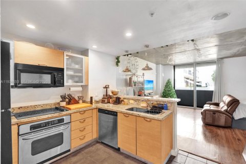 Copropriété à louer à Miami, Floride: 52.49 m2 № 2000399 - photo 3