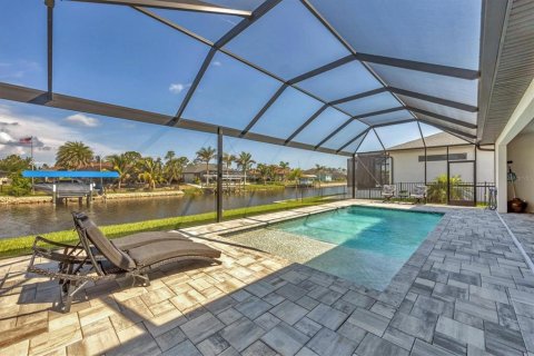 House in Port Charlotte, Florida 3 bedrooms, 198.72 sq.m. № 1759666 - photo 27
