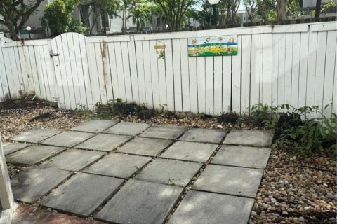 Touwnhouse à louer à Miami, Floride: 2 chambres, 95.22 m2 № 1976698 - photo 6