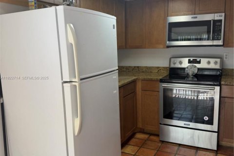 Touwnhouse à louer à Miami, Floride: 2 chambres, 95.22 m2 № 1976698 - photo 3