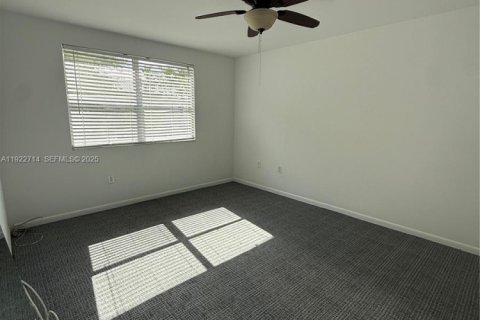 Touwnhouse à louer à Miami, Floride: 2 chambres, 95.22 m2 № 1976698 - photo 15