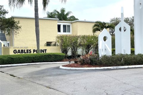 Touwnhouse à louer à Miami, Floride: 2 chambres, 95.22 m2 № 1976698 - photo 20