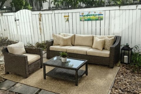 Touwnhouse à louer à Miami, Floride: 2 chambres, 95.22 m2 № 1976698 - photo 7