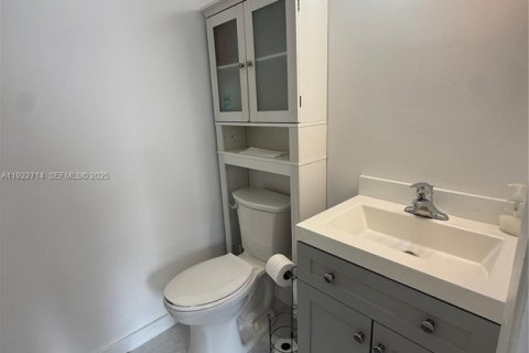 Touwnhouse à louer à Miami, Floride: 2 chambres, 95.22 m2 № 1976698 - photo 17