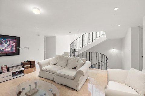 Adosado en venta en Miami, Florida, 4 dormitorios, 525.83 m2 № 2153065 - foto 28
