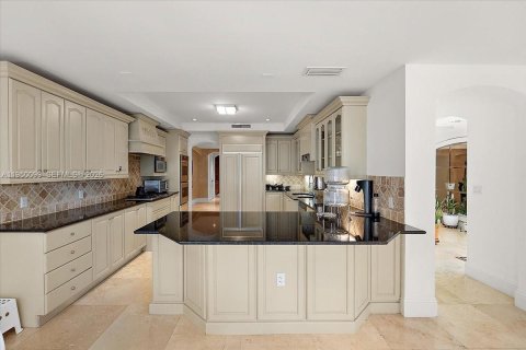 Adosado en venta en Miami, Florida, 4 dormitorios, 525.83 m2 № 2153065 - foto 12