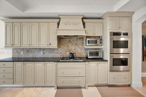 Adosado en venta en Miami, Florida, 4 dormitorios, 525.83 m2 № 2153065 - foto 18