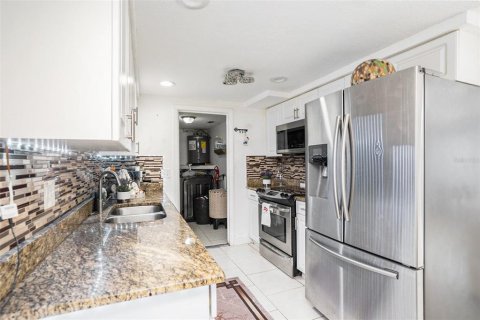 House in New Port Richey, Florida 3 bedrooms, 104.79 sq.m. № 1904754 - photo 11