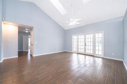 Casa en venta en Apopka, Florida, 3 dormitorios, 198.81 m2 № 1903213 - foto 8