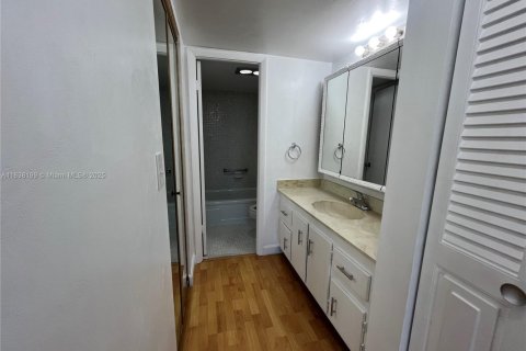 Купить кондоминиум в Пемброк-Пайнс, Флорида 1 спальня, 68.75м2, № 2012141 - фото 8