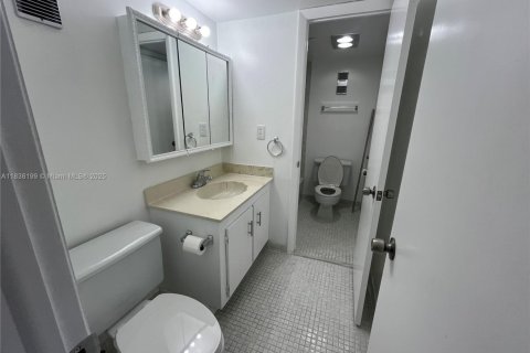 Купить кондоминиум в Пемброк-Пайнс, Флорида 1 спальня, 68.75м2, № 2012141 - фото 10